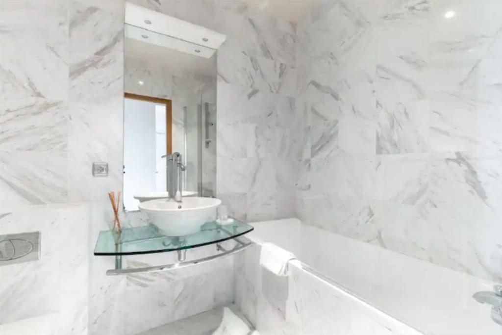 Avenue Montaigne Luxury Apartment 2Br 4P Paris Luaran gambar