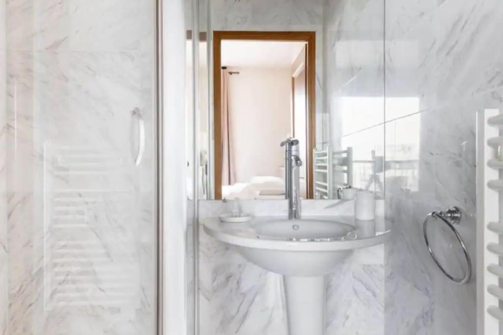 Avenue Montaigne Luxury Apartment 2Br 4P Paris Luaran gambar
